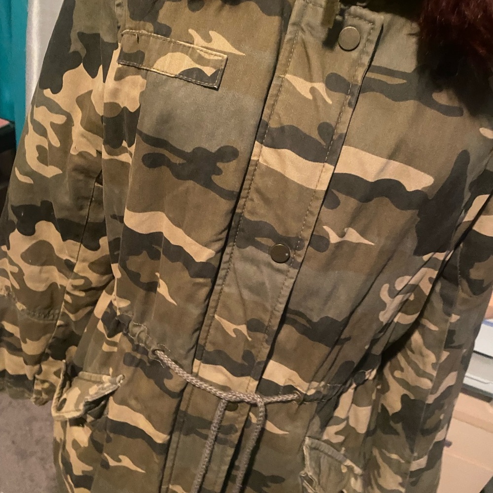 Calling all my CAMO GIRLS !! Many details heavy and fashionable 💚🩶🦌 - Picture 9 of 16
